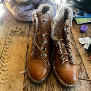 Leather booties with fur trim